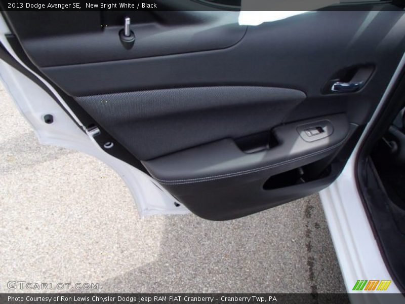 New Bright White / Black 2013 Dodge Avenger SE