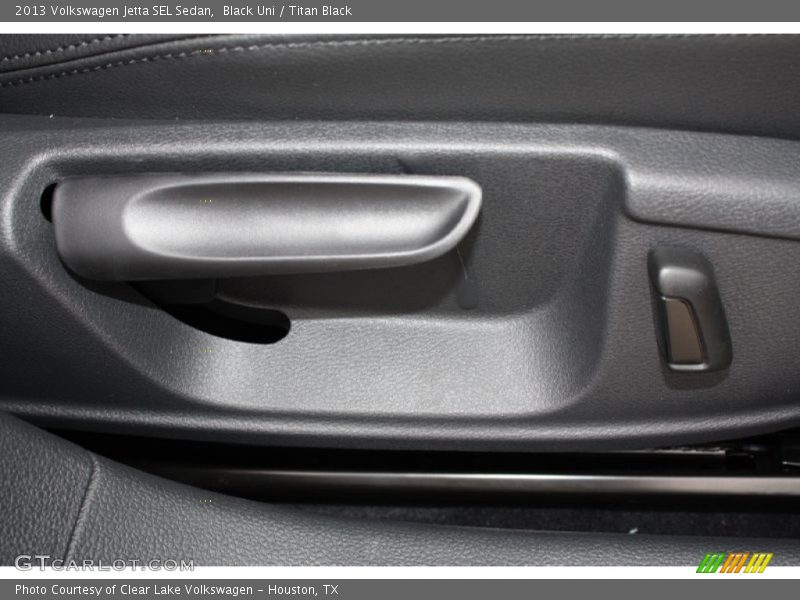 Black Uni / Titan Black 2013 Volkswagen Jetta SEL Sedan