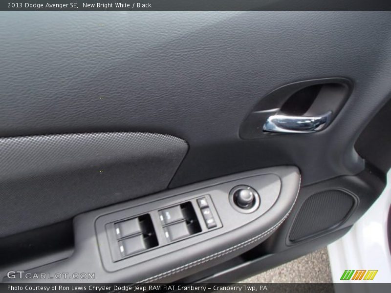New Bright White / Black 2013 Dodge Avenger SE