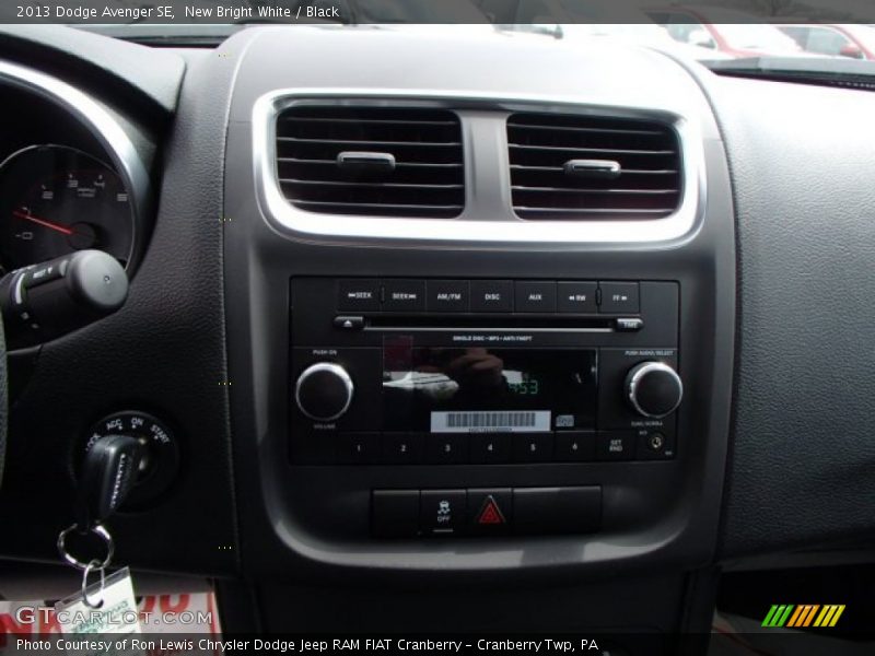 New Bright White / Black 2013 Dodge Avenger SE