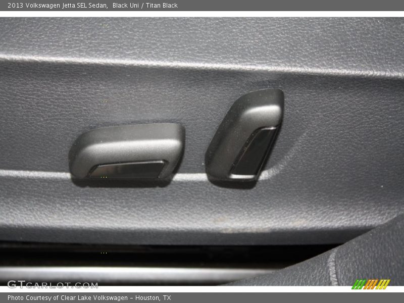 Black Uni / Titan Black 2013 Volkswagen Jetta SEL Sedan