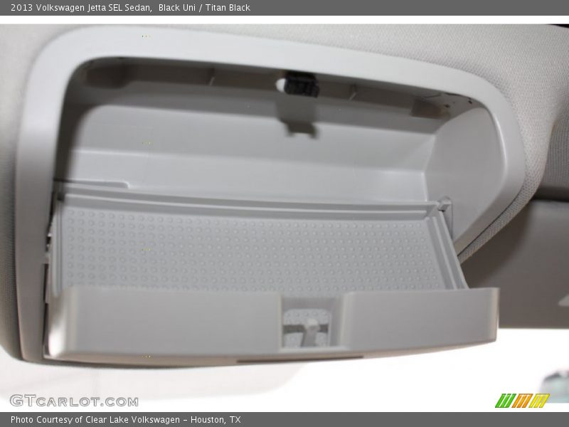 Black Uni / Titan Black 2013 Volkswagen Jetta SEL Sedan