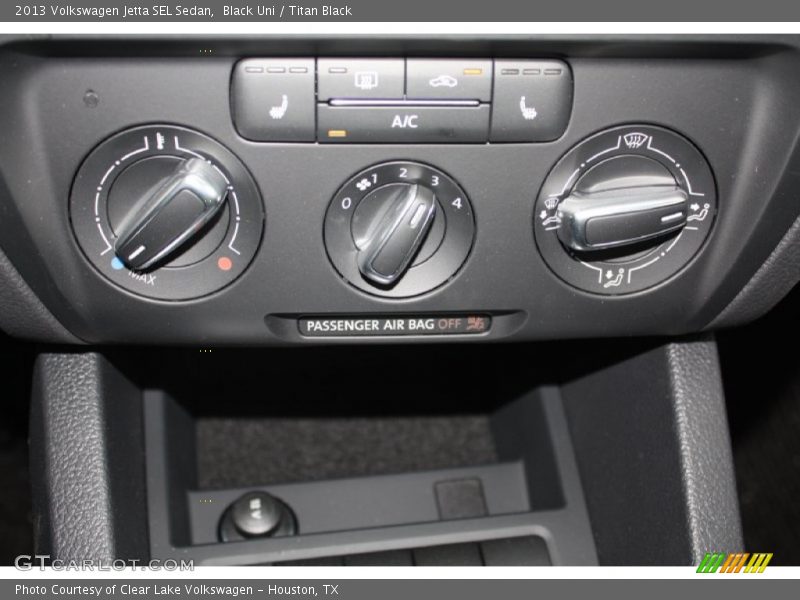 Black Uni / Titan Black 2013 Volkswagen Jetta SEL Sedan