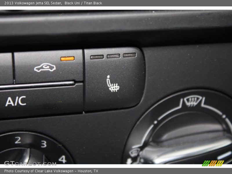 Black Uni / Titan Black 2013 Volkswagen Jetta SEL Sedan