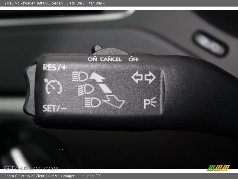 Black Uni / Titan Black 2013 Volkswagen Jetta SEL Sedan