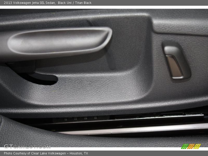 Black Uni / Titan Black 2013 Volkswagen Jetta SEL Sedan