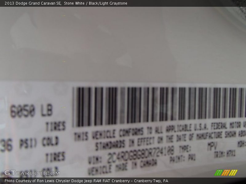 Stone White / Black/Light Graystone 2013 Dodge Grand Caravan SE