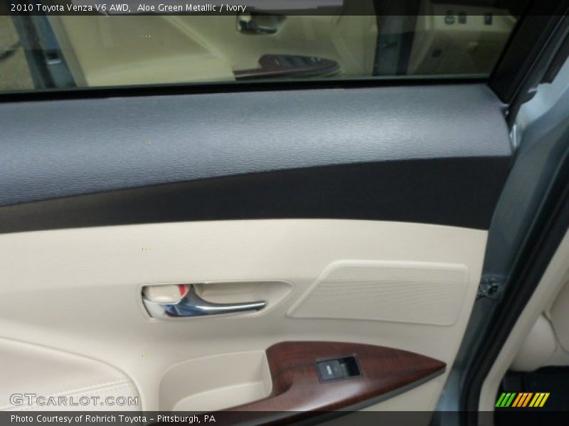 Aloe Green Metallic / Ivory 2010 Toyota Venza V6 AWD