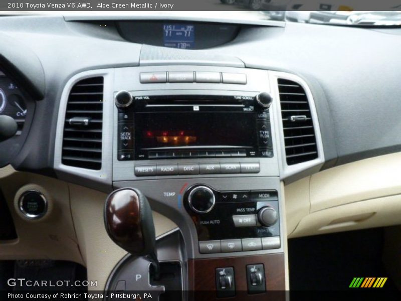 Aloe Green Metallic / Ivory 2010 Toyota Venza V6 AWD
