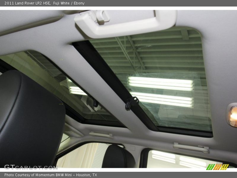 Fuji White / Ebony 2011 Land Rover LR2 HSE