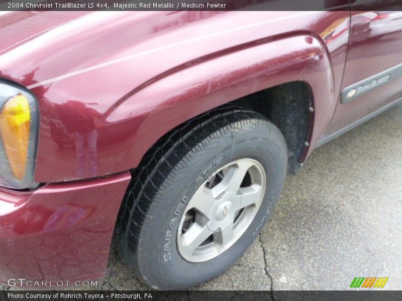 Majestic Red Metallic / Medium Pewter 2004 Chevrolet TrailBlazer LS 4x4