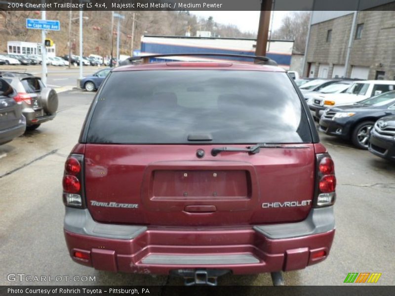 Majestic Red Metallic / Medium Pewter 2004 Chevrolet TrailBlazer LS 4x4