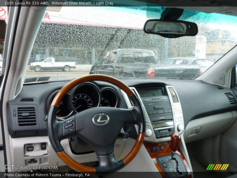 Dashboard of 2005 RX 330 AWD