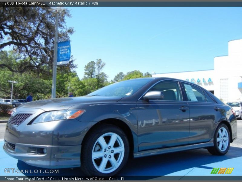 Magnetic Gray Metallic / Ash 2009 Toyota Camry SE