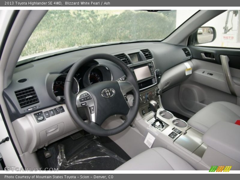 Blizzard White Pearl / Ash 2013 Toyota Highlander SE 4WD