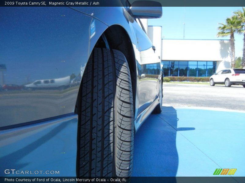Magnetic Gray Metallic / Ash 2009 Toyota Camry SE