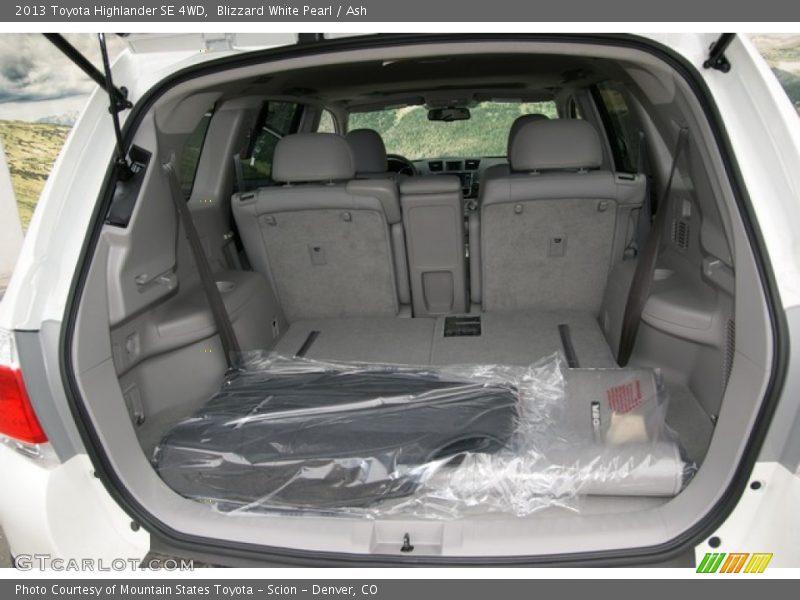 Blizzard White Pearl / Ash 2013 Toyota Highlander SE 4WD