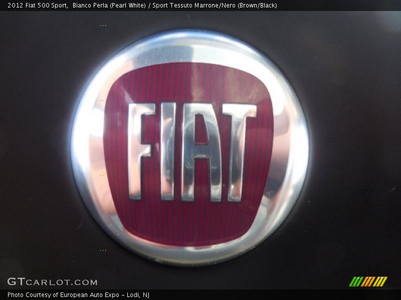 Bianco Perla (Pearl White) / Sport Tessuto Marrone/Nero (Brown/Black) 2012 Fiat 500 Sport