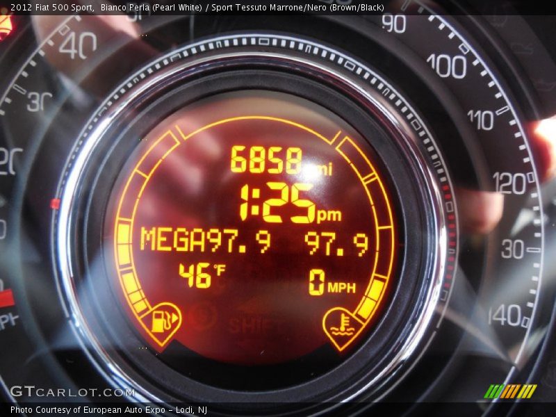 Bianco Perla (Pearl White) / Sport Tessuto Marrone/Nero (Brown/Black) 2012 Fiat 500 Sport