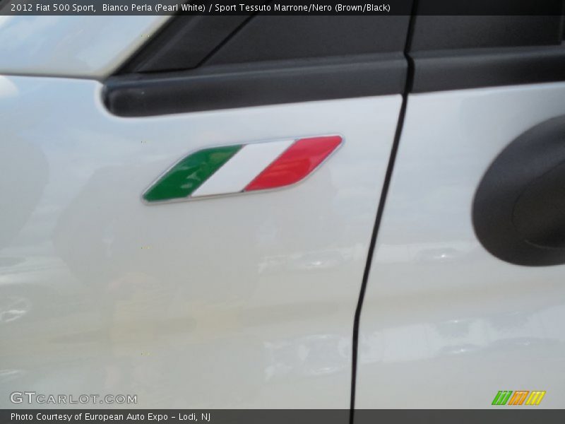 Bianco Perla (Pearl White) / Sport Tessuto Marrone/Nero (Brown/Black) 2012 Fiat 500 Sport