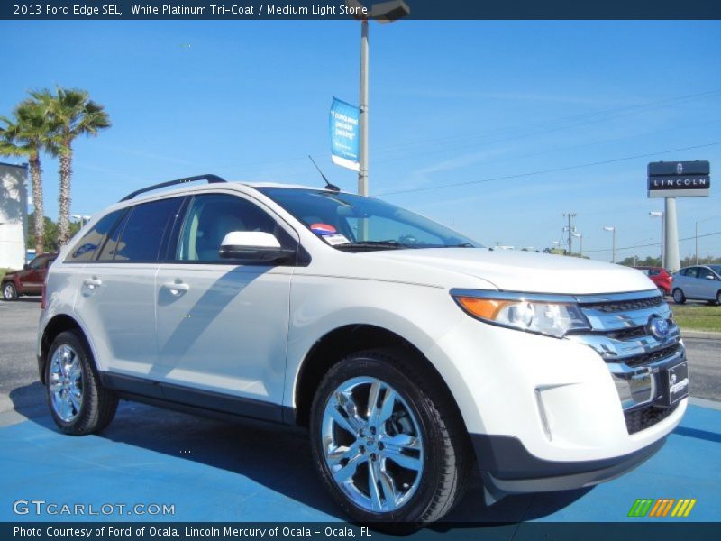 Front 3/4 View of 2013 Edge SEL