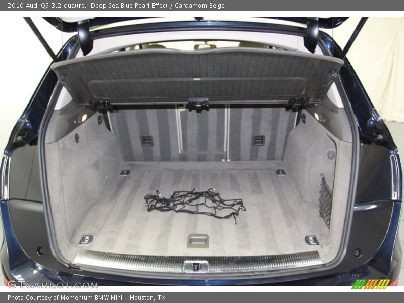  2010 Q5 3.2 quattro Trunk