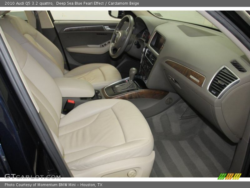  2010 Q5 3.2 quattro Cardamom Beige Interior