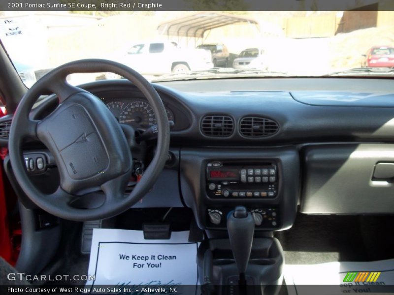 Bright Red / Graphite 2001 Pontiac Sunfire SE Coupe