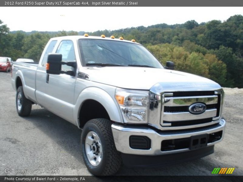 Front 3/4 View of 2012 F250 Super Duty XLT SuperCab 4x4