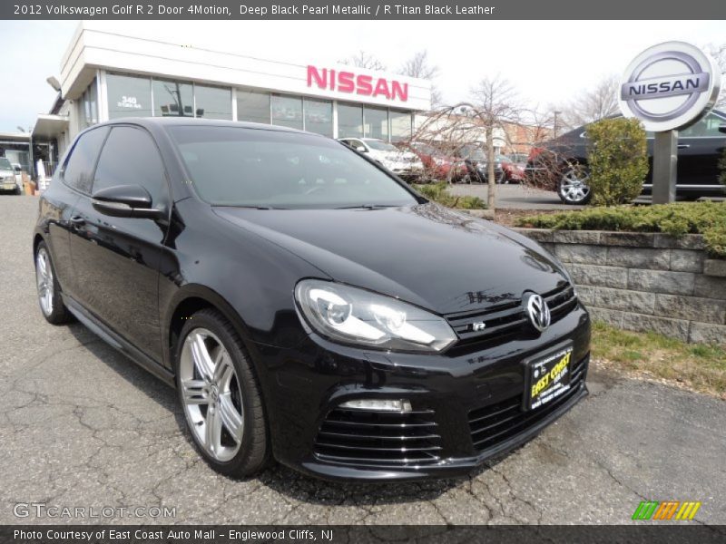 Deep Black Pearl Metallic / R Titan Black Leather 2012 Volkswagen Golf R 2 Door 4Motion