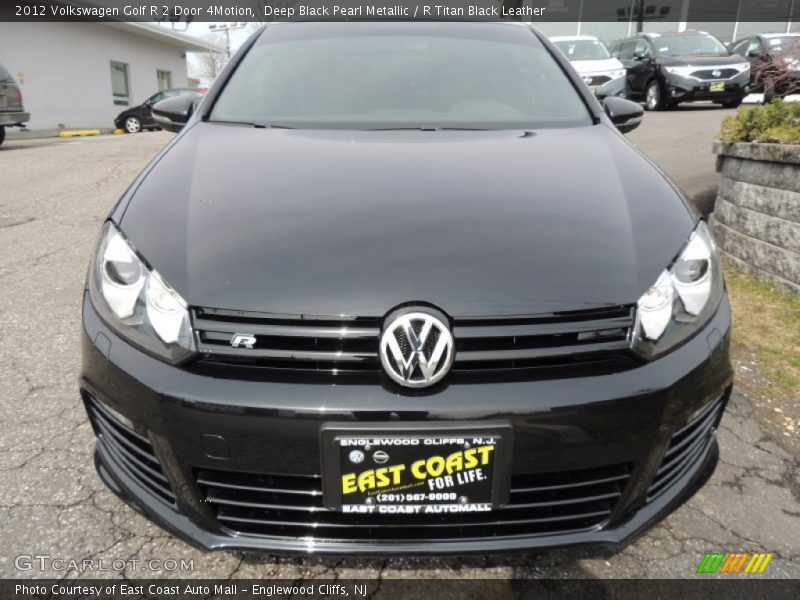 Deep Black Pearl Metallic / R Titan Black Leather 2012 Volkswagen Golf R 2 Door 4Motion