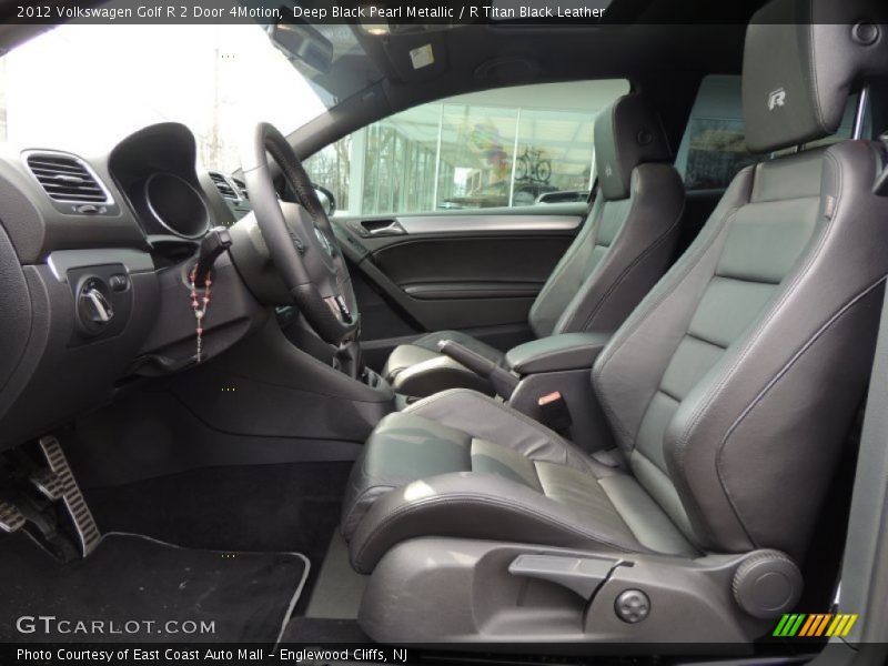 Deep Black Pearl Metallic / R Titan Black Leather 2012 Volkswagen Golf R 2 Door 4Motion