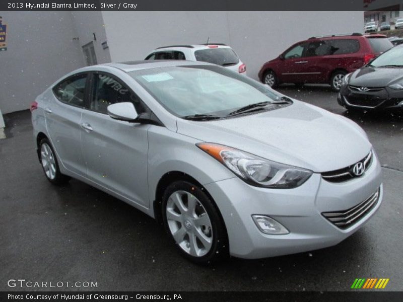 Front 3/4 View of 2013 Elantra Limited