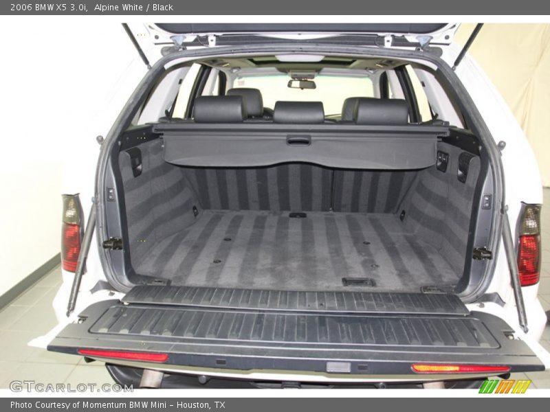  2006 X5 3.0i Trunk