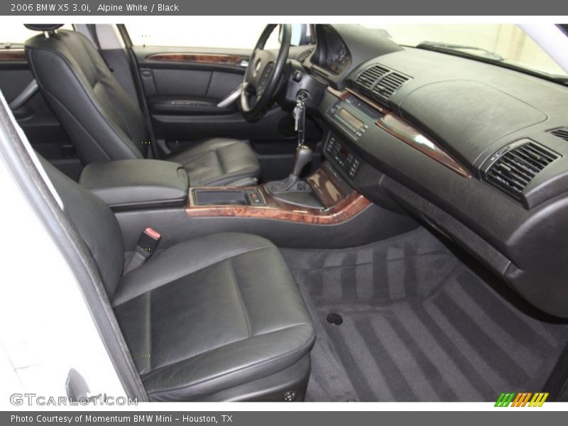 Alpine White / Black 2006 BMW X5 3.0i