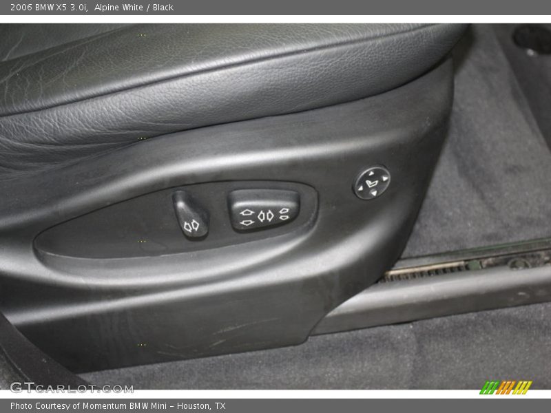 Alpine White / Black 2006 BMW X5 3.0i