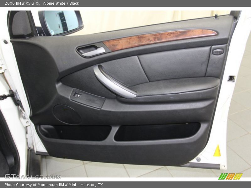 Alpine White / Black 2006 BMW X5 3.0i
