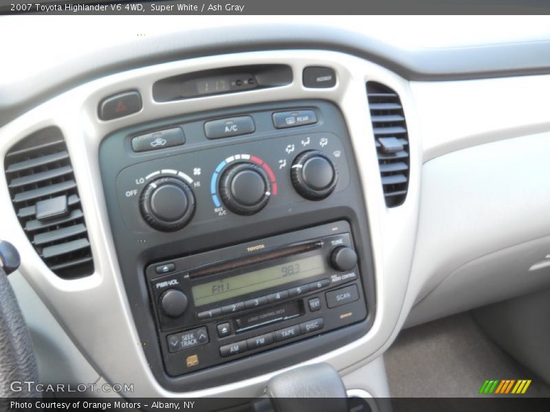 Super White / Ash Gray 2007 Toyota Highlander V6 4WD