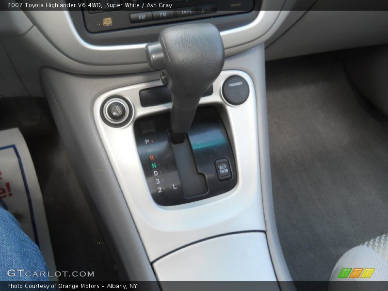 Super White / Ash Gray 2007 Toyota Highlander V6 4WD