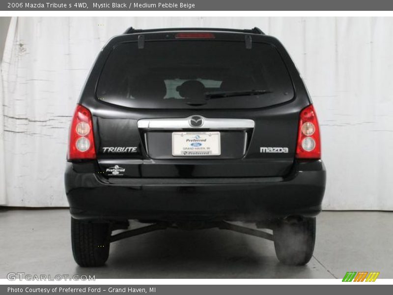 Mystic Black / Medium Pebble Beige 2006 Mazda Tribute s 4WD