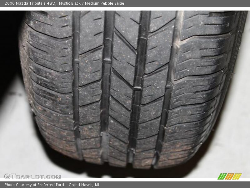 Mystic Black / Medium Pebble Beige 2006 Mazda Tribute s 4WD