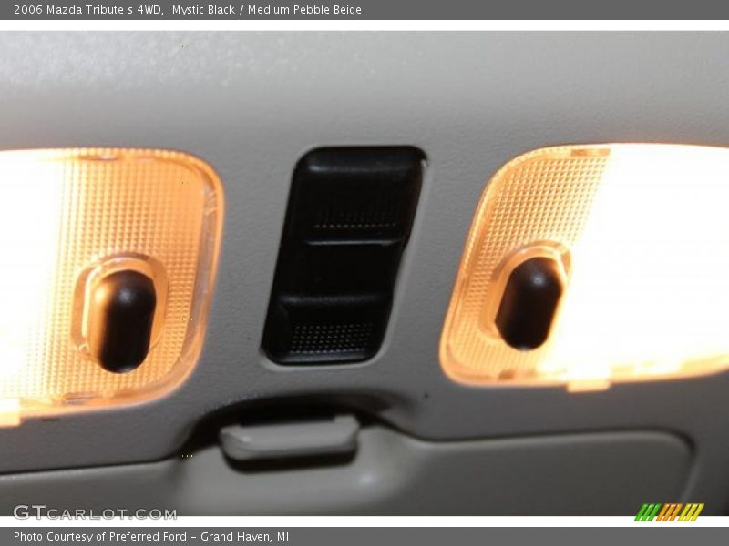 Mystic Black / Medium Pebble Beige 2006 Mazda Tribute s 4WD
