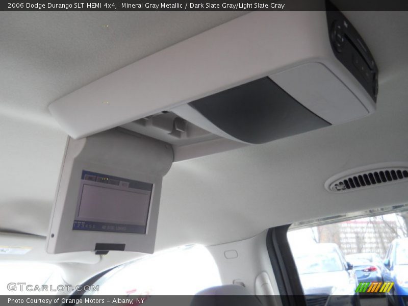 Entertainment System of 2006 Durango SLT HEMI 4x4