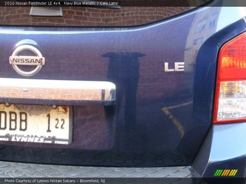 Navy Blue Metallic / Cafe Latte 2010 Nissan Pathfinder LE 4x4
