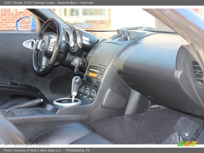 Dashboard of 2003 350Z Touring Coupe