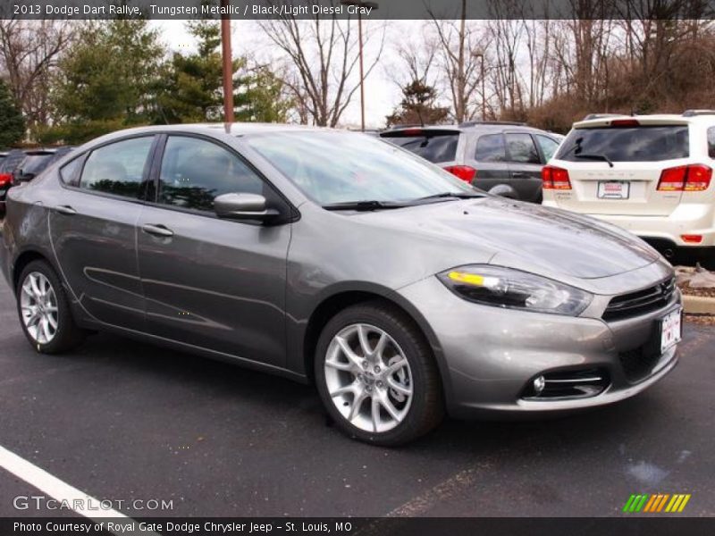 Front 3/4 View of 2013 Dart Rallye