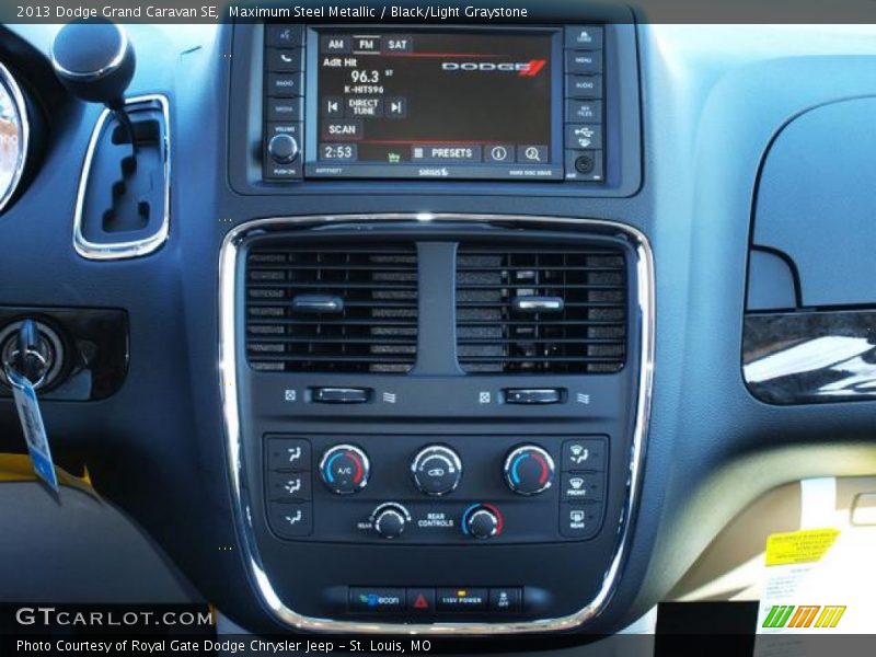 Maximum Steel Metallic / Black/Light Graystone 2013 Dodge Grand Caravan SE