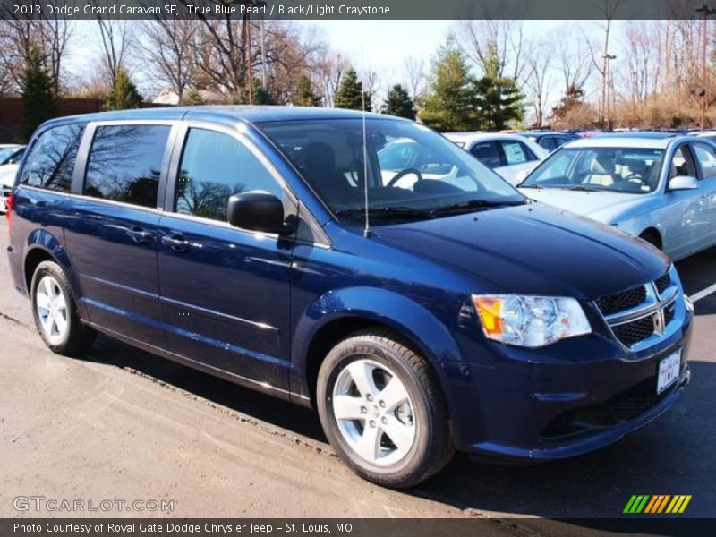 True Blue Pearl / Black/Light Graystone 2013 Dodge Grand Caravan SE