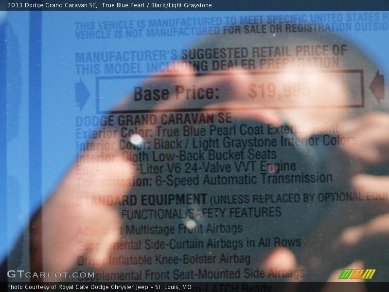 True Blue Pearl / Black/Light Graystone 2013 Dodge Grand Caravan SE