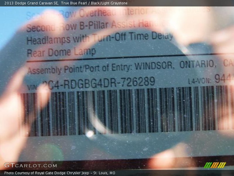 True Blue Pearl / Black/Light Graystone 2013 Dodge Grand Caravan SE